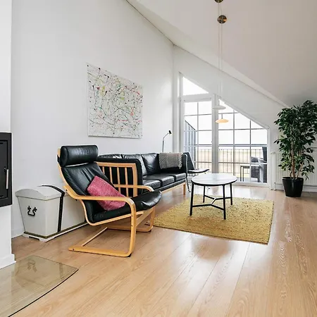 L Apartment