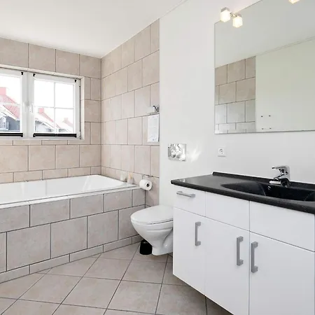L Apartment