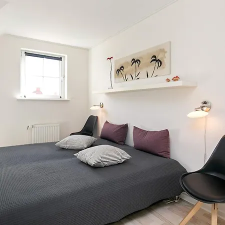 Apartment L *